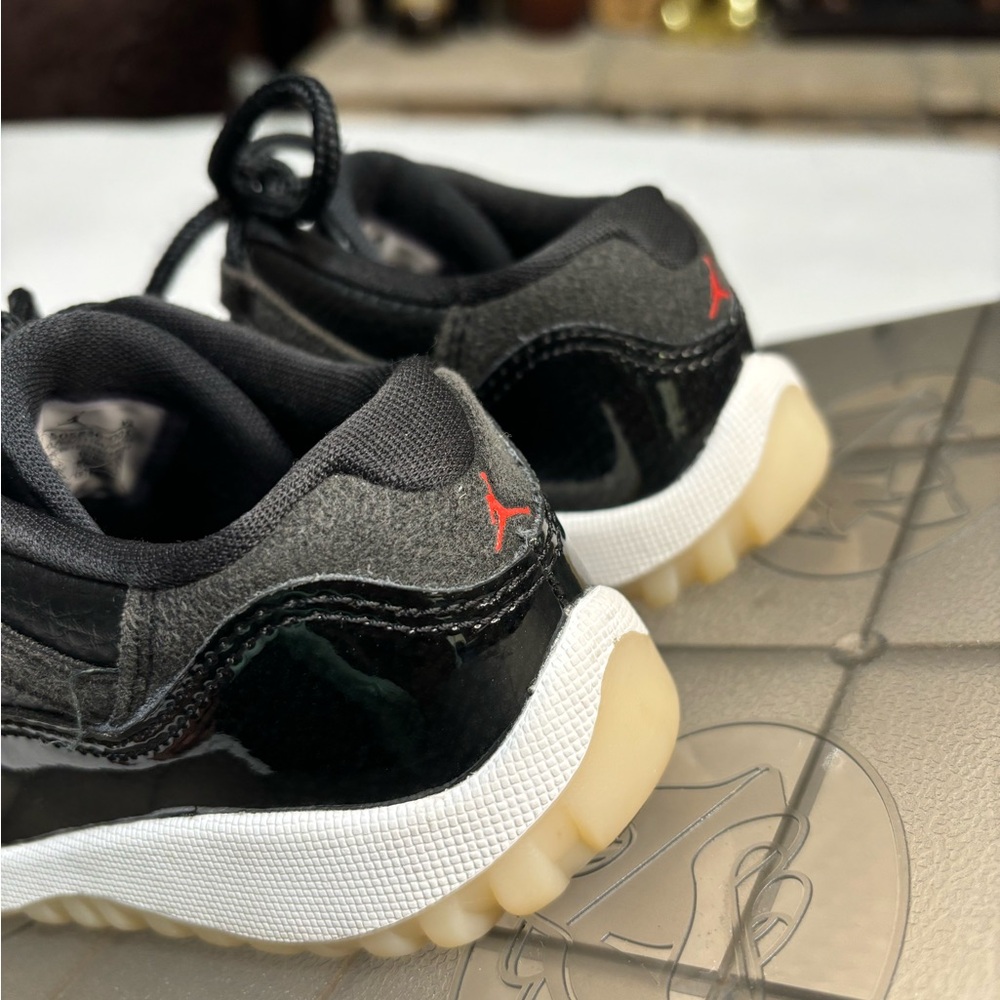 Air Jordan - Picture 2 of 8